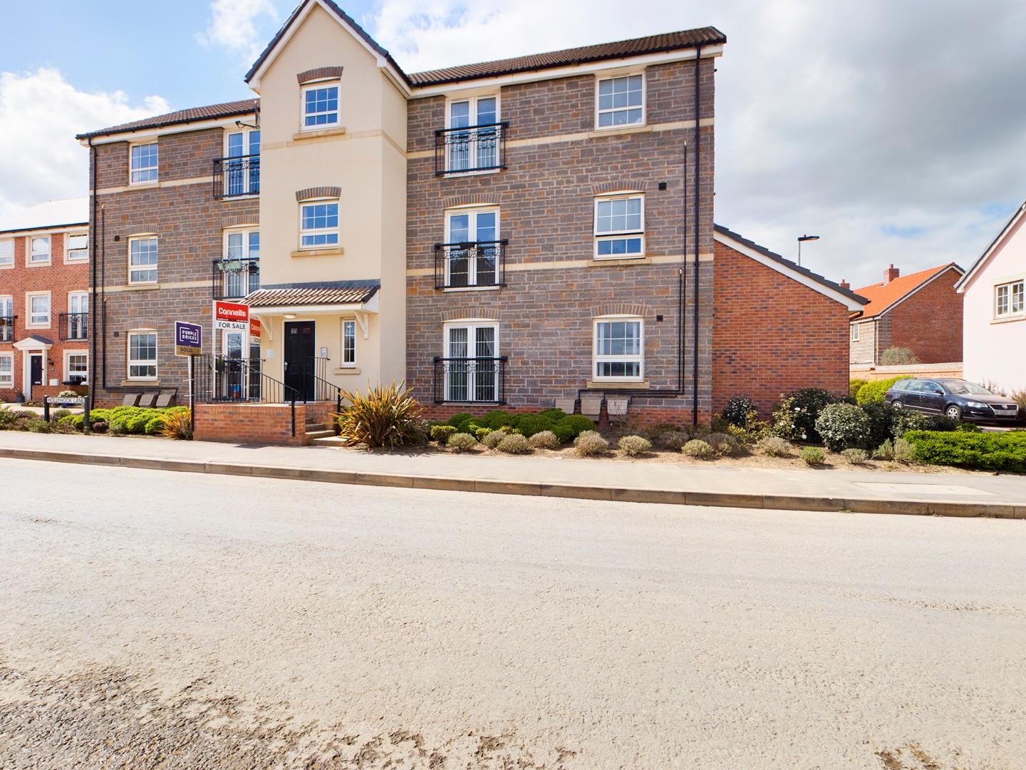 Hollyhock Lane, Lyde Green, Bristol LetsMoveUK